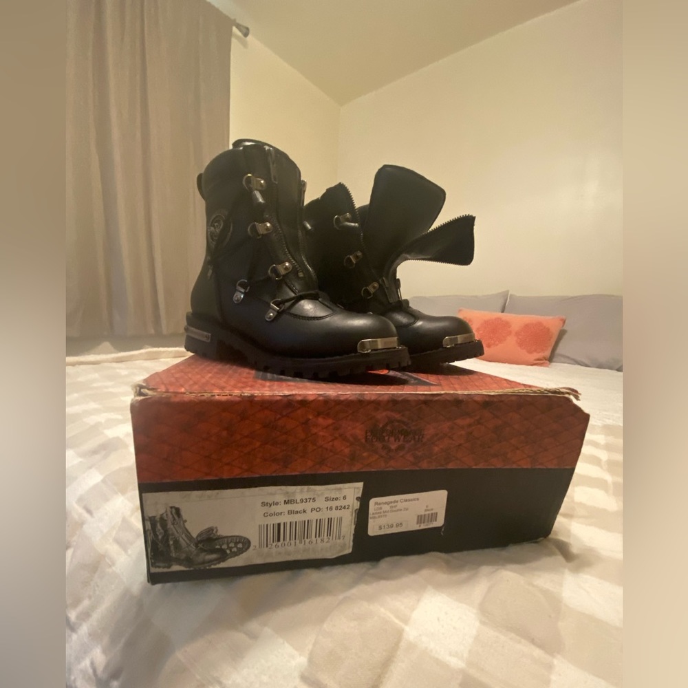Milwaukee black leather riding boots - Picture 1 of 3